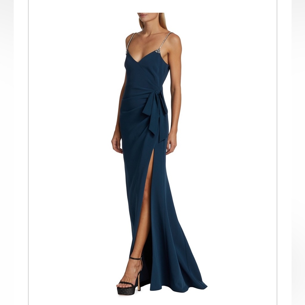 Cinq à Sept
Emmie Crystal-Strap Gown